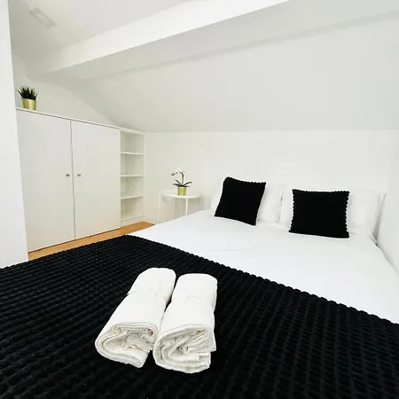 The Sarmento House - No 2d - Historical Two-bedroom * Lisbon