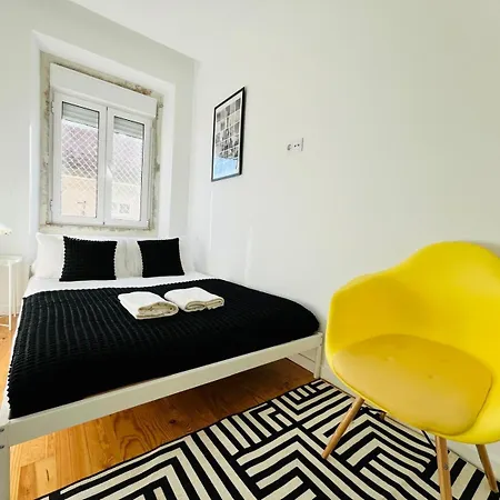 Apartment The Sarmento House - No 2d - Historical Two-bedroom